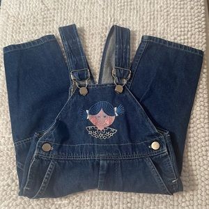 💙Vintage Girls denim coveralls , with adjustable shoulder straps.